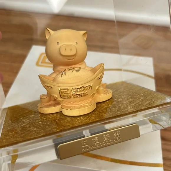 Cathay Bank Gold Plated 2019 Pig - Picture 7 of 8